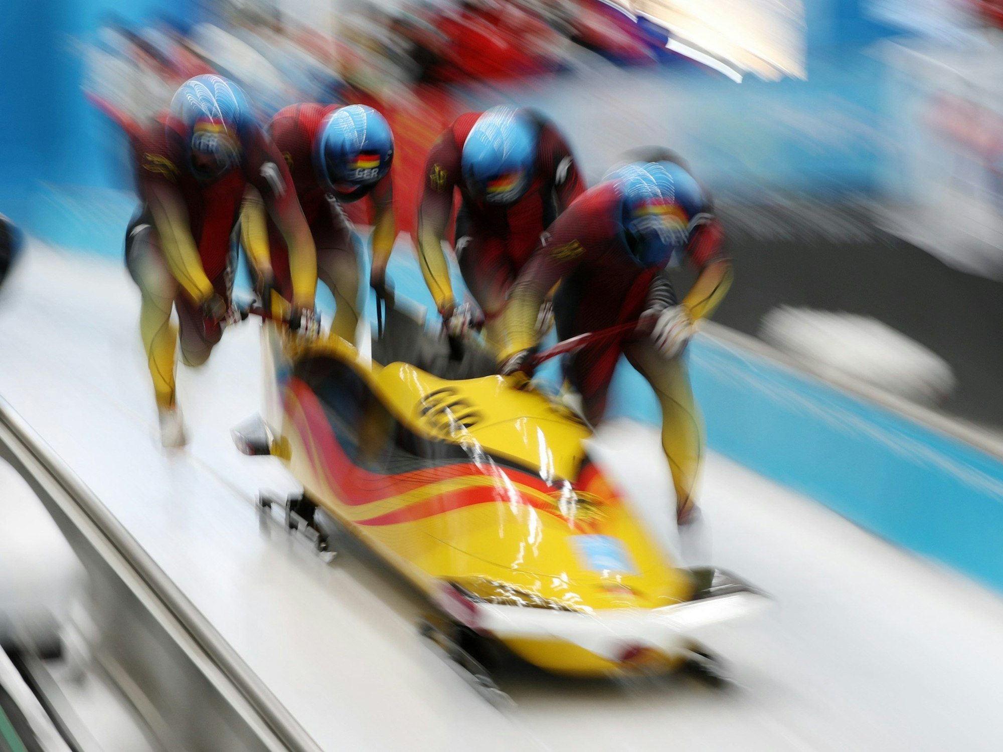 Francesco Friedrich, Thorsten Margis, Candy Bauer and Alexander Schüller bei ihrem Lauf im Vierer-Bob