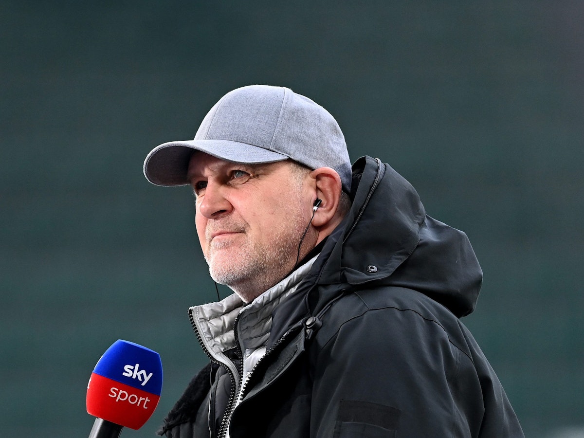 Jörg Schmadtke am Mikrofon bei Sky.