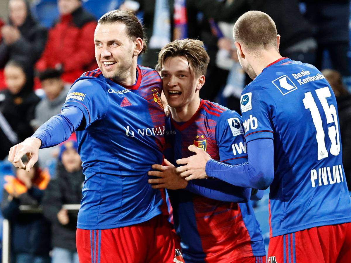 Torjubel beim FC Basel beim 3:0 durch Noah Katterbach.