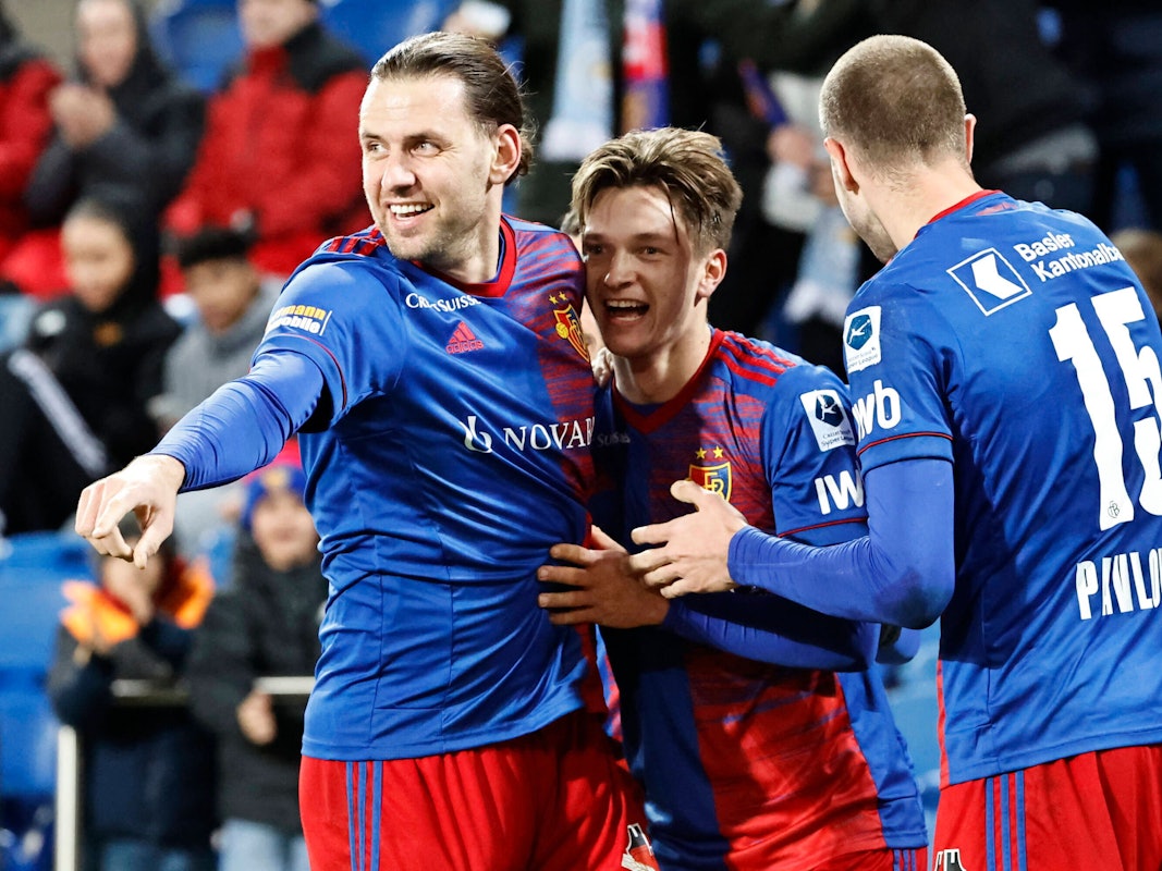 Torjubel beim FC Basel beim 3:0 durch Noah Katterbach.