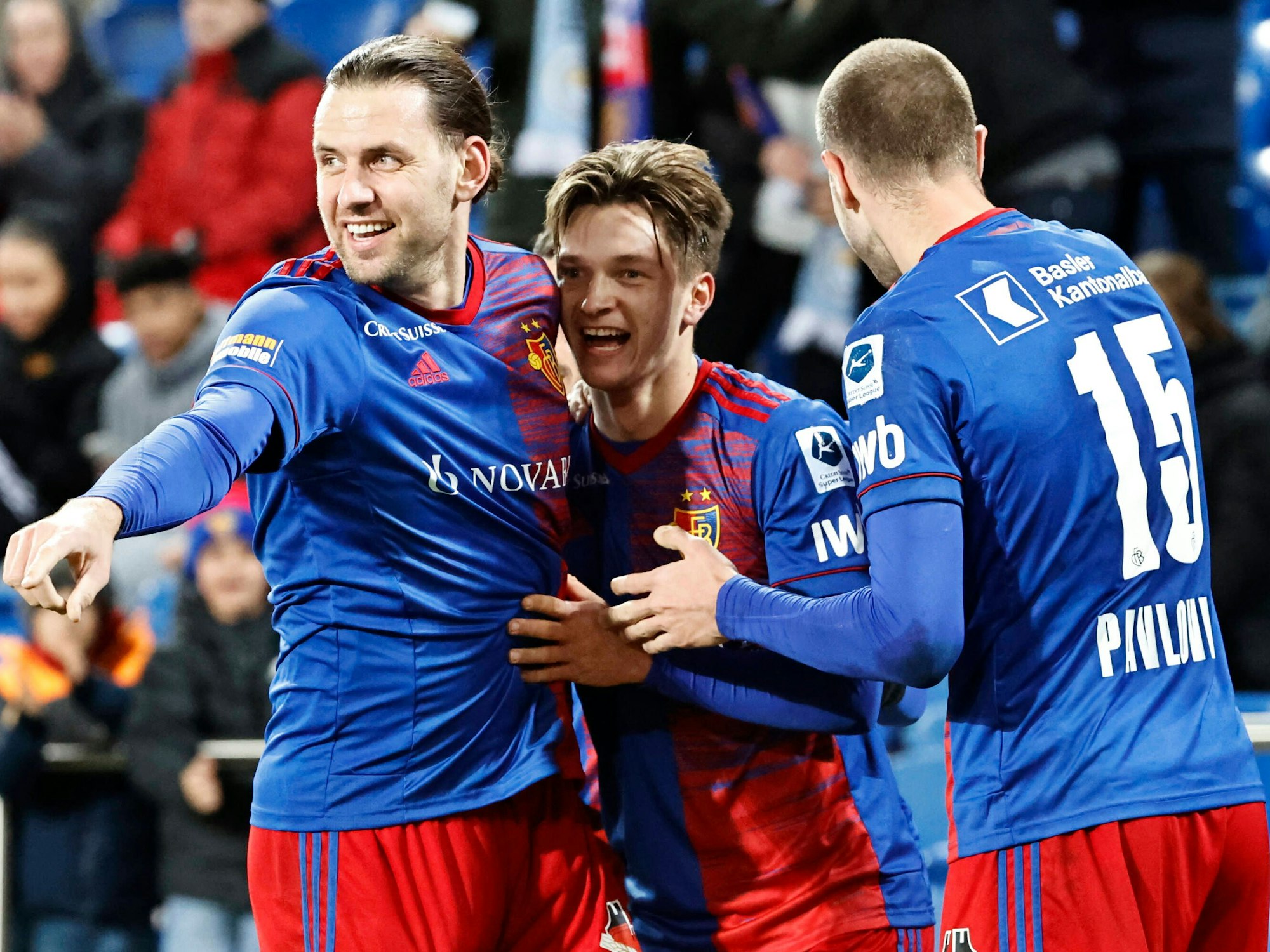 Torjubel beim FC Basel beim 3:0 durch Noah Katterbach.