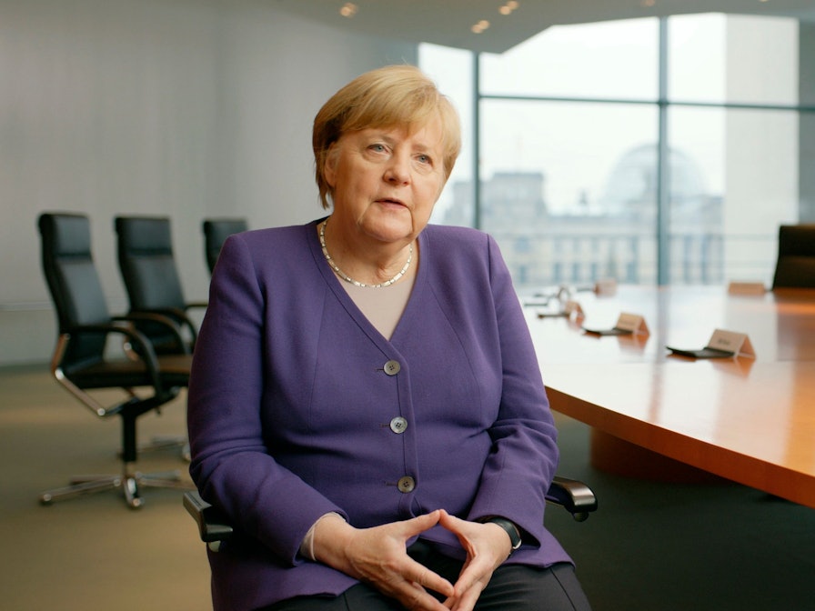 Szene aus der neuen Doku „Angela Merkel – Im Lauf der Zeit“ von Torsten Körner, die ab 20. Februar in den Mediatheken zu sehen ist.