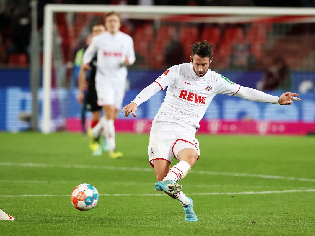 Mark Uth spielt für den 1. FC Köln gegen Eintracht Frankfurt.