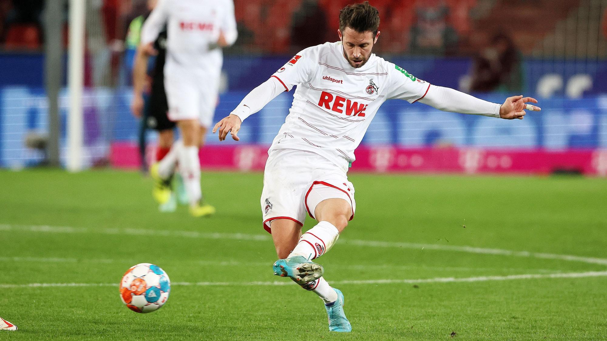 Mark Uth spielt für den 1. FC Köln gegen Eintracht Frankfurt.