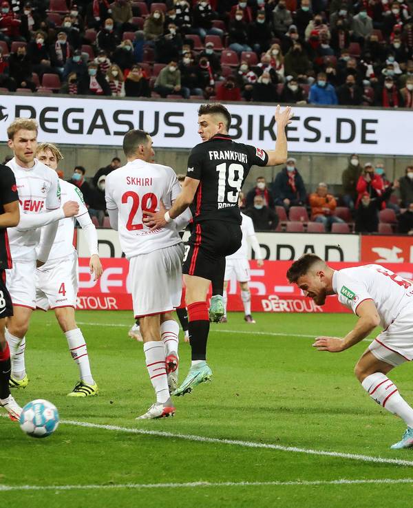 Salih Özcan und Ellyes Skhiri spielen für den 1. FC Köln gegen Eintracht Frankfurt.