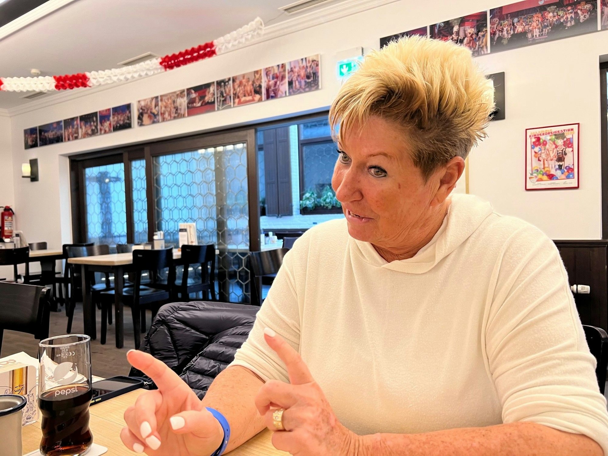 Marita Köllner beim Interview im Brauhaus Sion.
