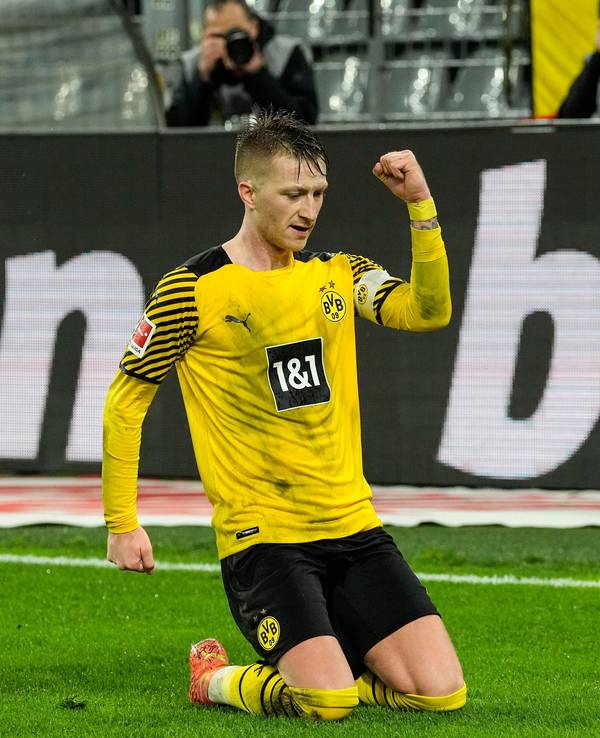 Marco Reus feiert das 4:0 für Borussia Dortmund