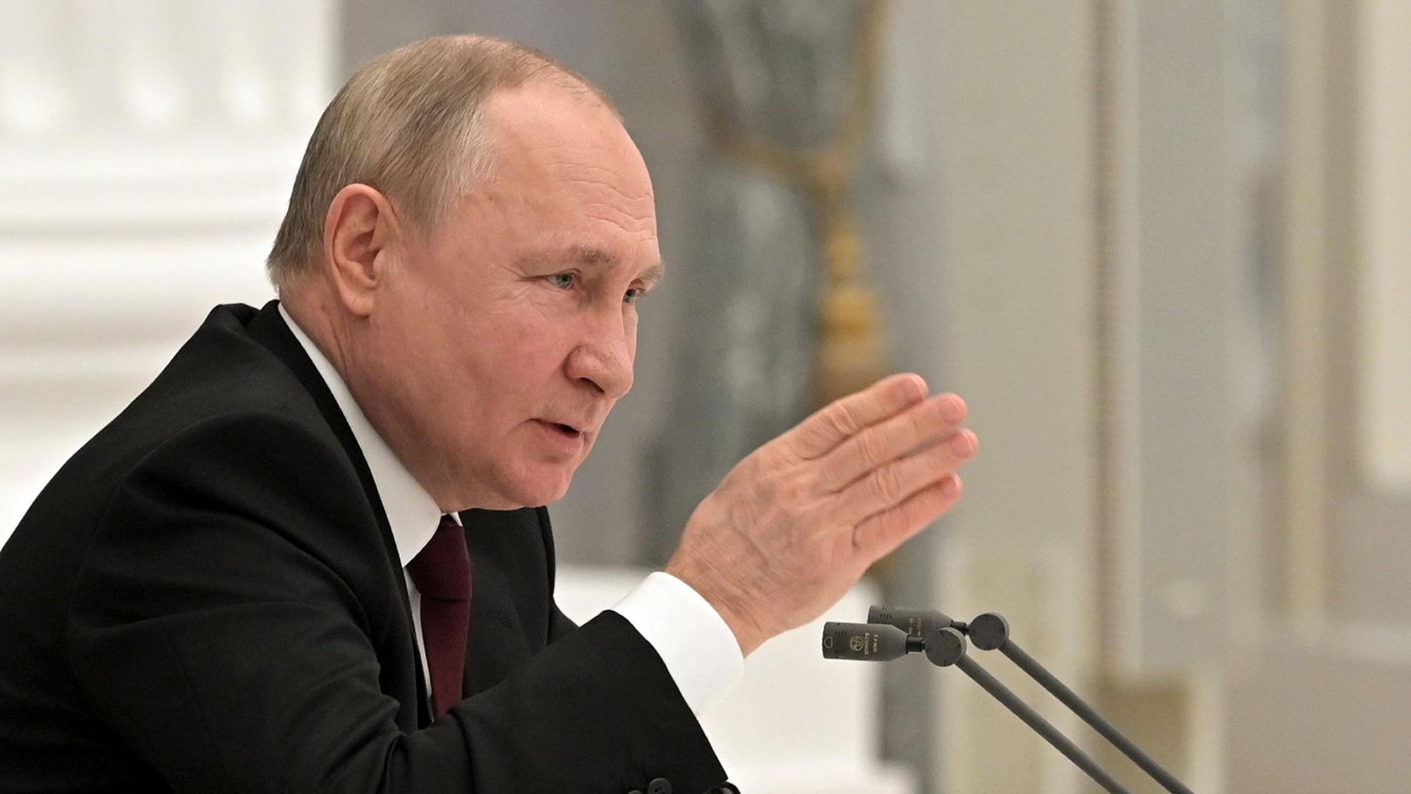 Wladimir Putin, Präsident von Russland, spricht während einer Sitzung des Sicherheitsrates im Kreml.