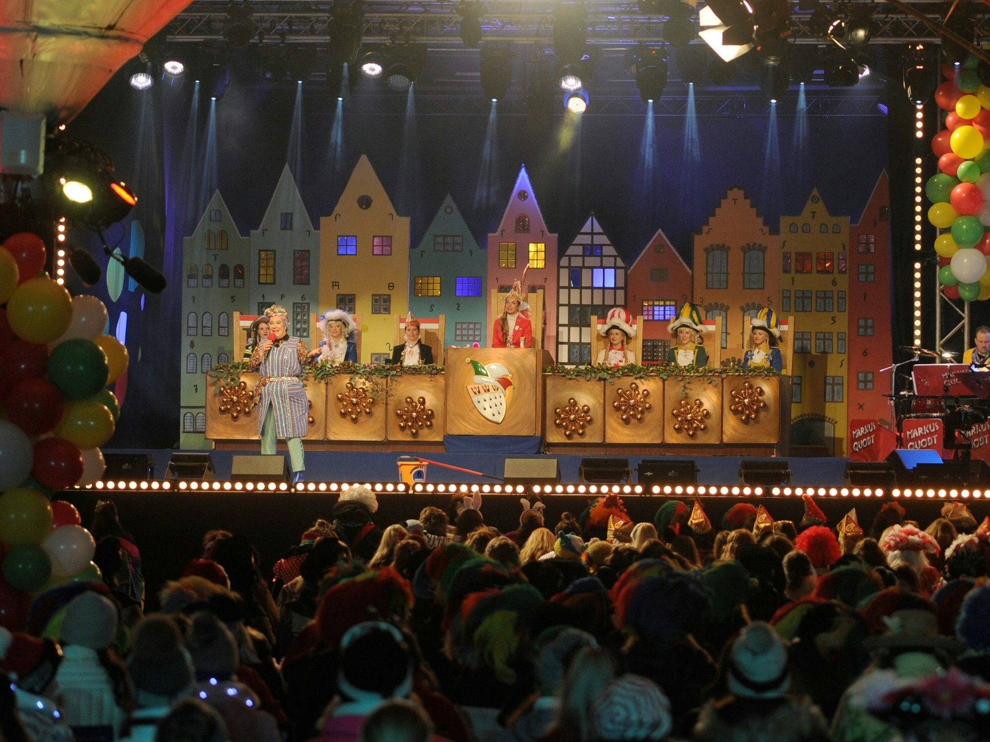 Blick auf die Bühne der ZDF-Mädchensitzung im Tanzbrunnen.