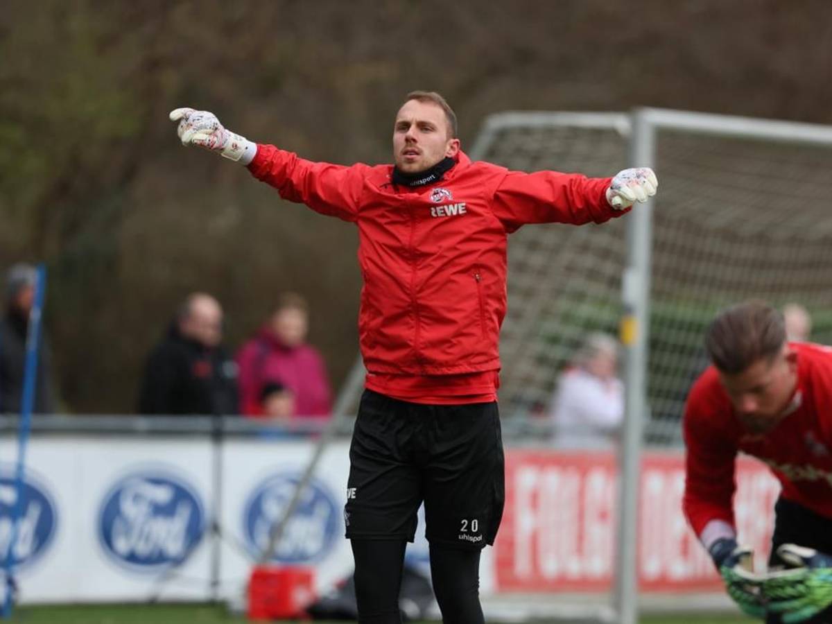 Marvin Schwäbe konnte nach seiner Corona-Infektion am Dienstag (22. Februar 2022) wieder ins FC-Training einsteigen.