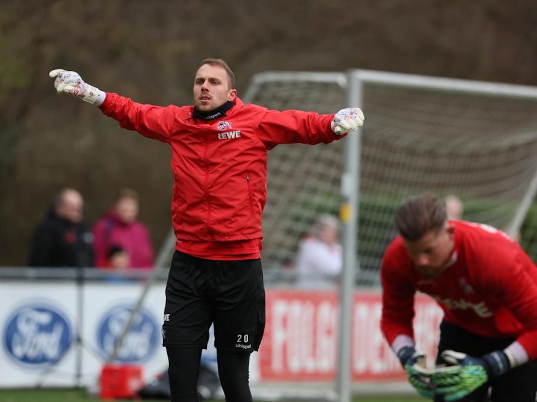 Marvin Schwäbe konnte nach seiner Corona-Infektion am Dienstag (22. Februar 2022) wieder ins FC-Training einsteigen.