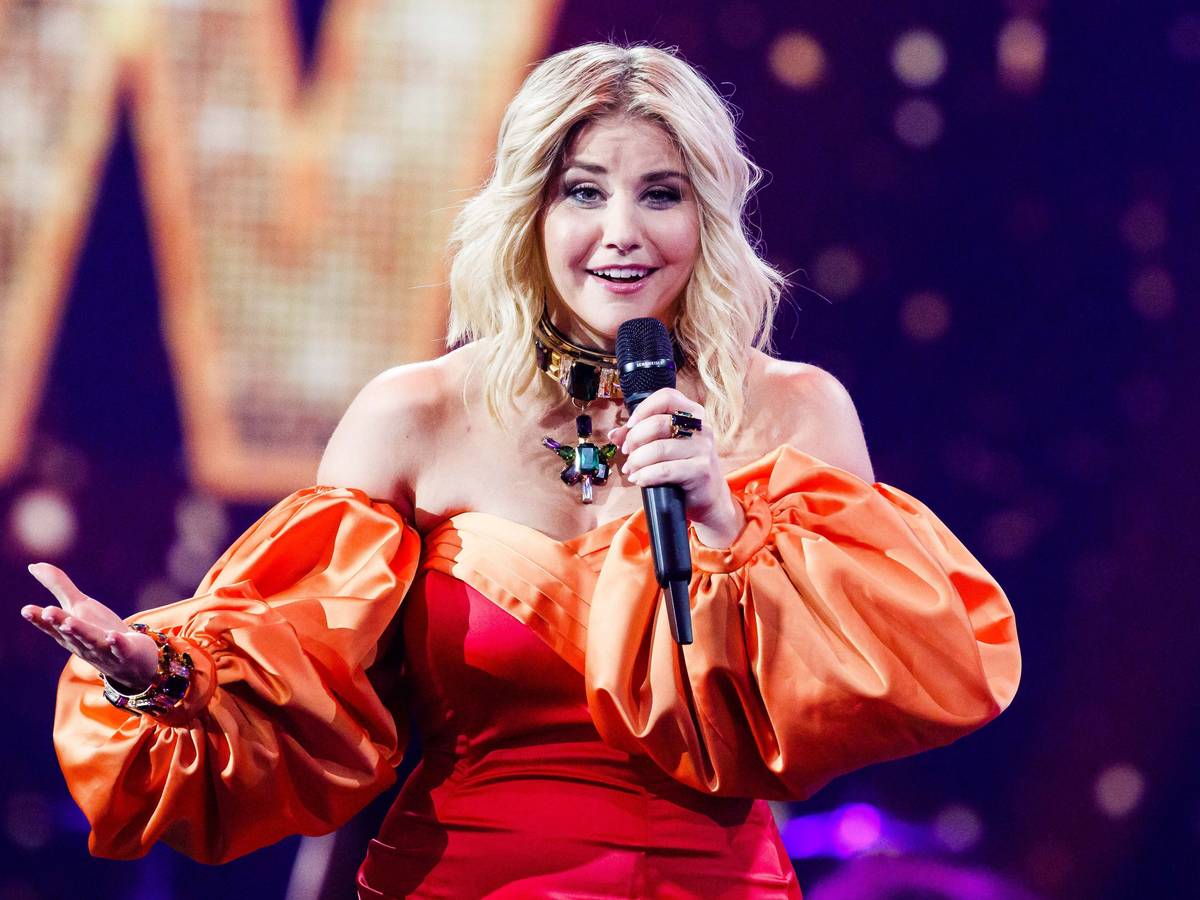 Beatrice Egli, Schweizer Schlagersängerin, bei einer TV-Aufzeichnung.