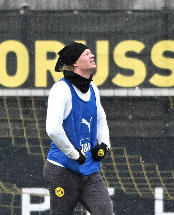 Erling Haaland verzieht das Gesicht, hier im Training von Borussia Dortmund am 21. Februar 2022.