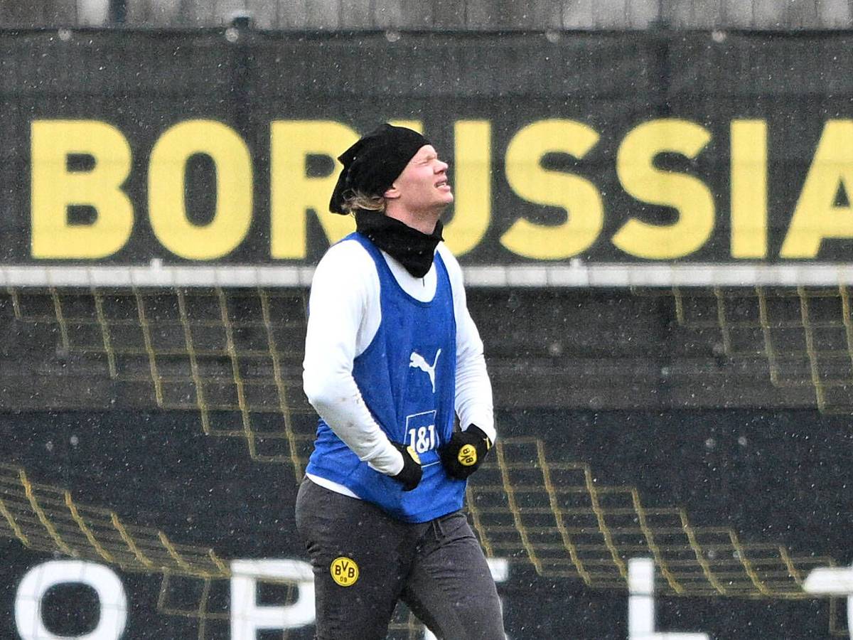 Erling Haaland verzieht das Gesicht, hier im Training von Borussia Dortmund am 21. Februar 2022.