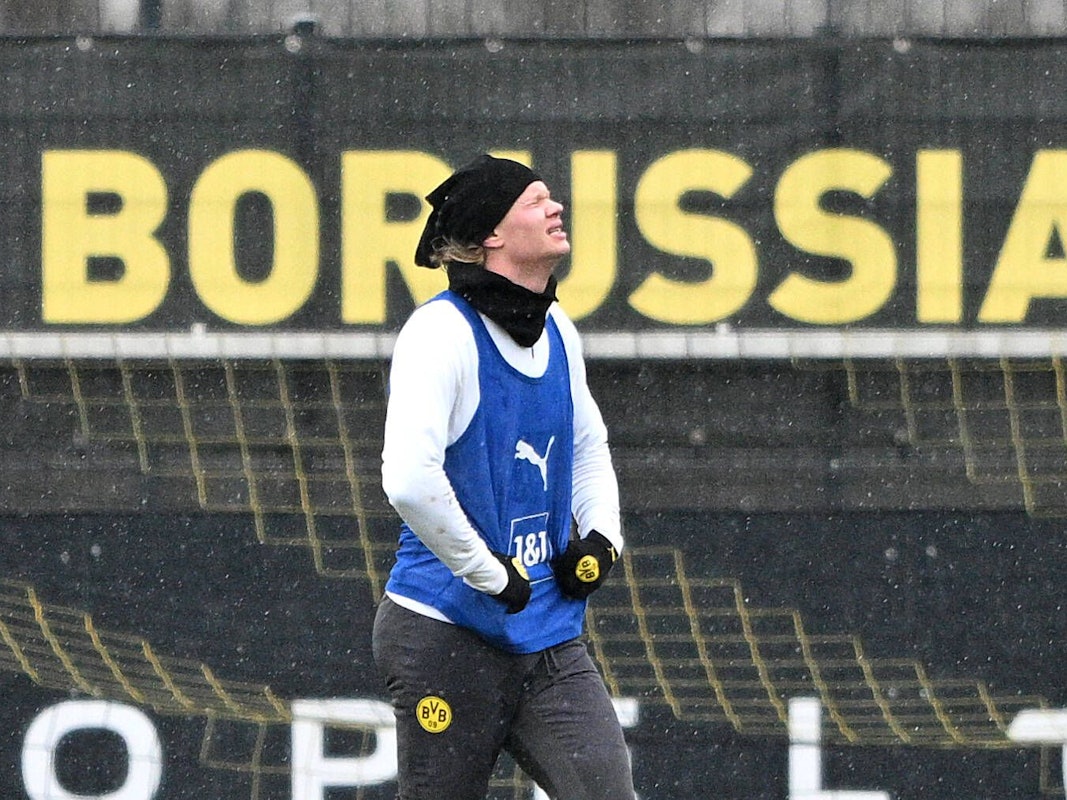 Erling Haaland verzieht das Gesicht, hier im Training von Borussia Dortmund am 21. Februar 2022.