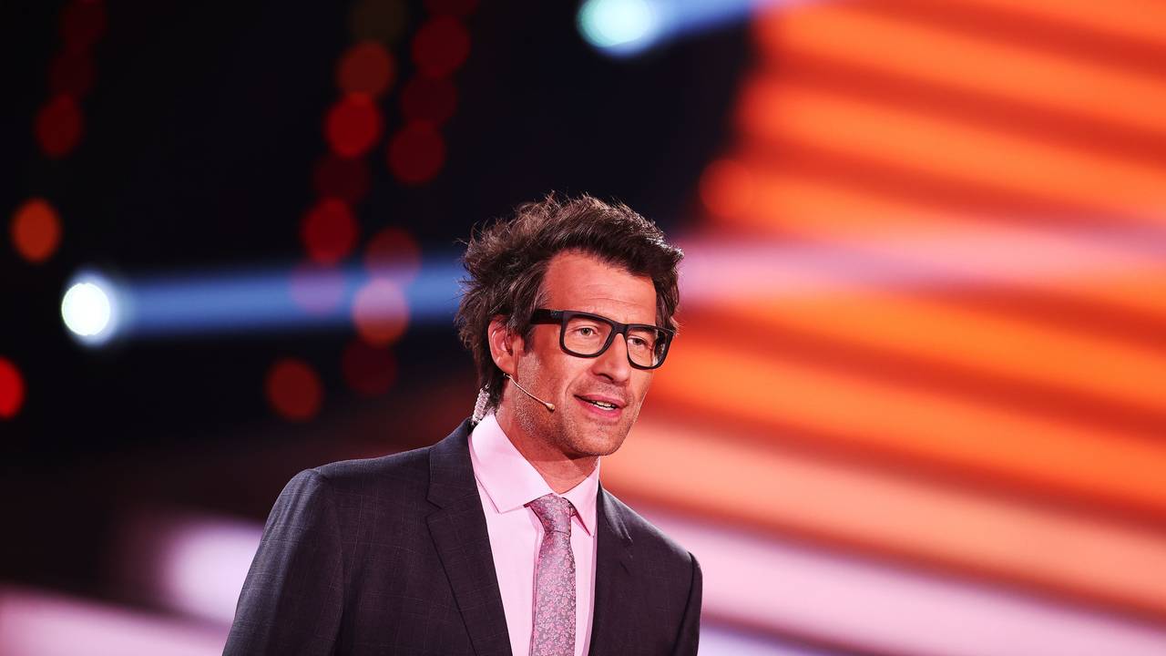 Der Moderator Daniel Hartwich steht auf einem Foto vom 21. Mai 2021 bei der RTL-Tanzshow „Let's Dance“ auf der Bühne.