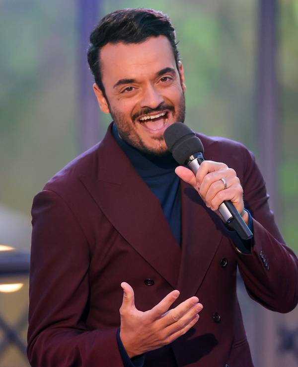 Der italienische Musiker und Sänger Giovanni Zarrella singt in der Aufzeichnung der "Ross Antony Show". (zu dpa "Zarrella: Habe genauso viele Windeln gewechselt wie meine Frau") +++ dpa-Bildfunk +++