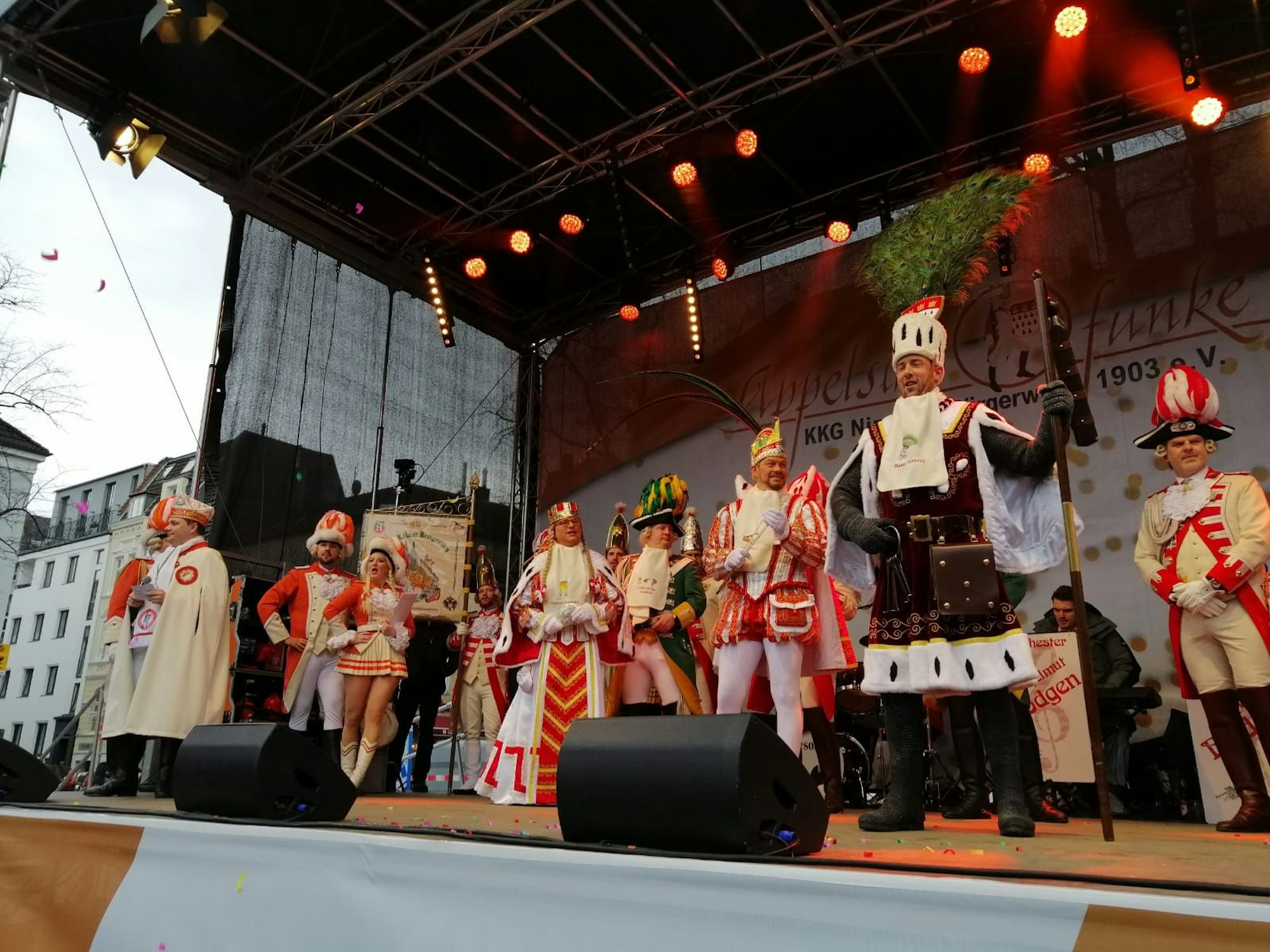 Das Dreigestirn bei der Eröffnung der Nippeser Bürgerwehr in Köln.