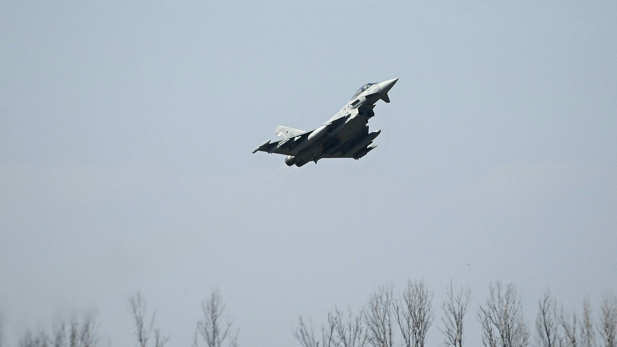 Ein Eurofighter bei einem Übungsflug (Archivfoto)