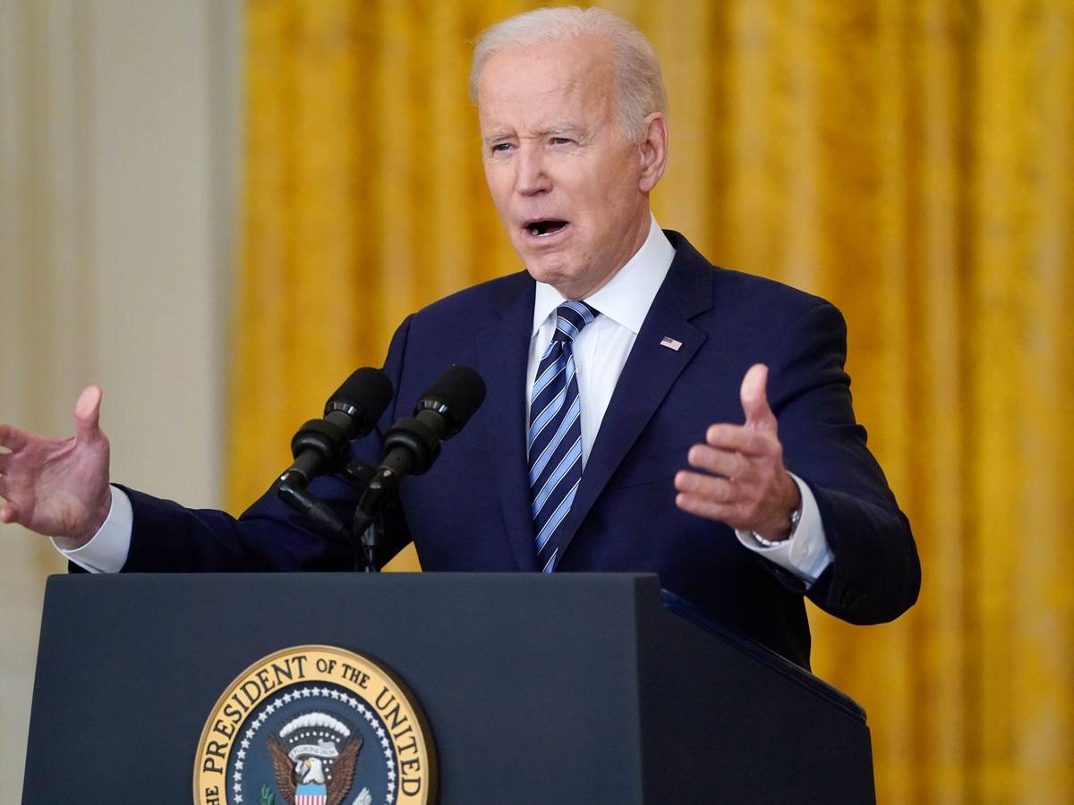 Neben den Sanktionen gegen das russische Finanzsystem verkündete Joe Biden am Donnerstag, 24. Februar 2022, weitere Streitkräfte nach Europa zu verlegen.