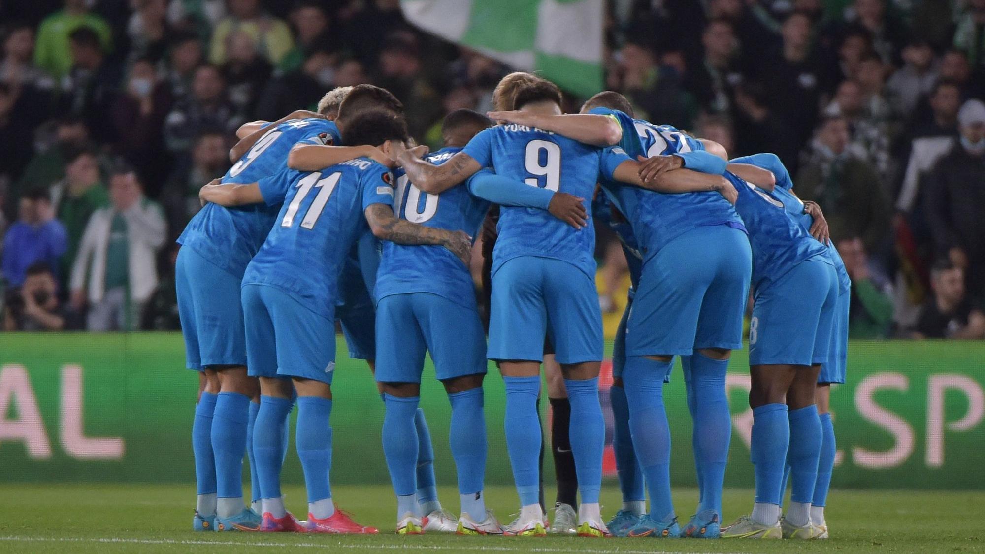 Die Mannschaft von Zenit St. Petersburg vor dem Spiel der Europa League bei Real Betis Sevilla.