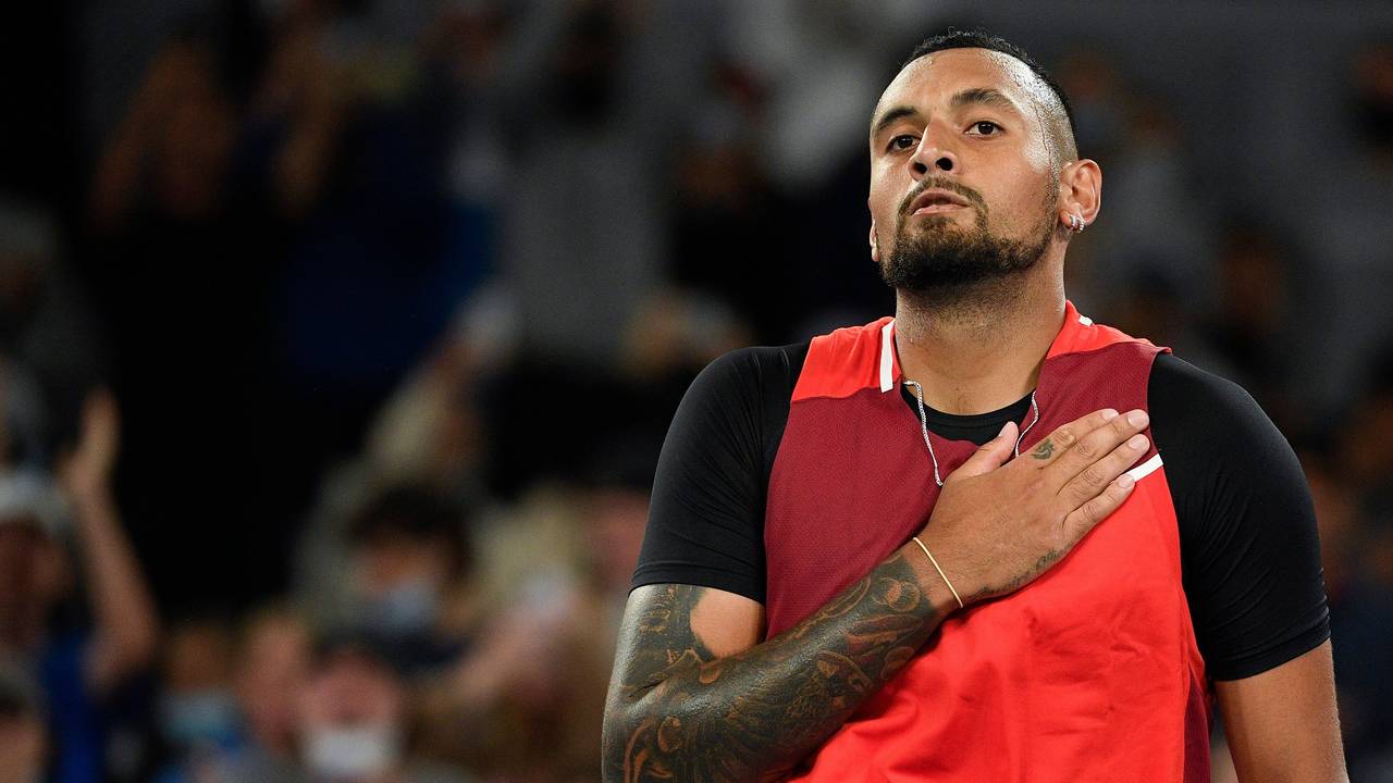 Nick Kyrgios legt die rechte Hand auf sein Herz. Er hat seine Depressionen überwunden.