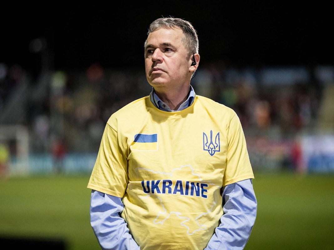 Andreas Rettig steht vor dem Spiel gegen den TSV Havelse im Stadion