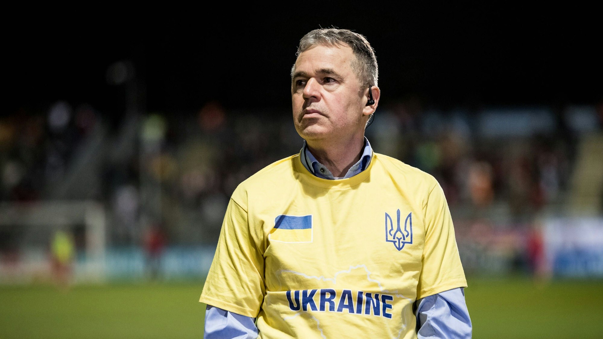 Andreas Rettig steht vor dem Spiel gegen den TSV Havelse im Stadion