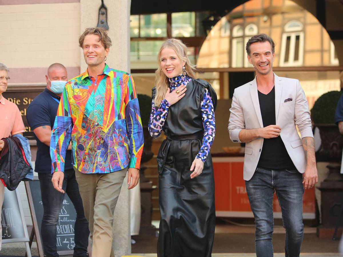 Die DSDS Jury 2022 in Wernigerode. In der aktuellen Folge meditierten die Juroren Toby Gad, Ilse DeLange und Florian Silbereisen (v.l.) mit einem Kandidaten.