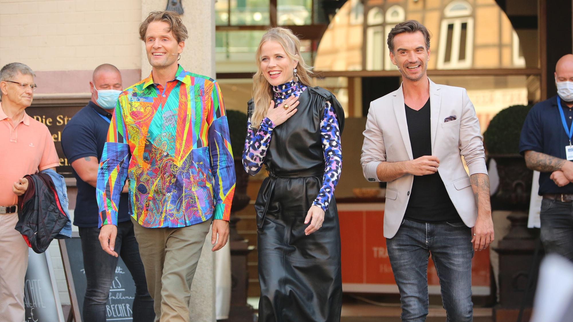 Die DSDS Jury 2022 in Wernigerode. In der aktuellen Folge meditierten die Juroren Toby Gad, Ilse DeLange und Florian Silbereisen (v.l.) mit einem Kandidaten.