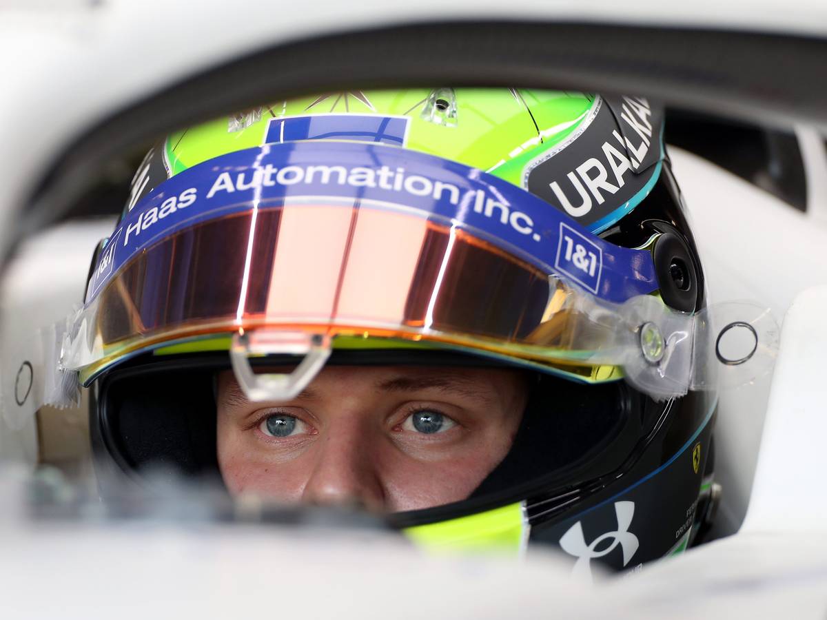 Mick Schumacher aus Deutschland vom Team Haas bei einer Testfahrt am 24. Februar 2022.