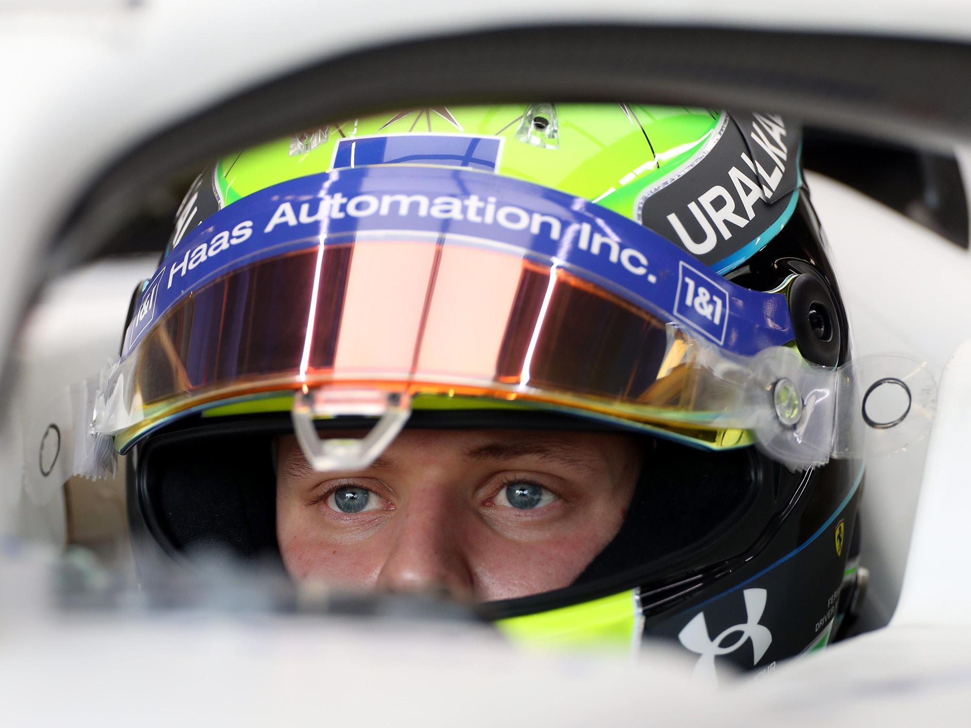 Mick Schumacher aus Deutschland vom Team Haas bei einer Testfahrt am 24. Februar 2022.