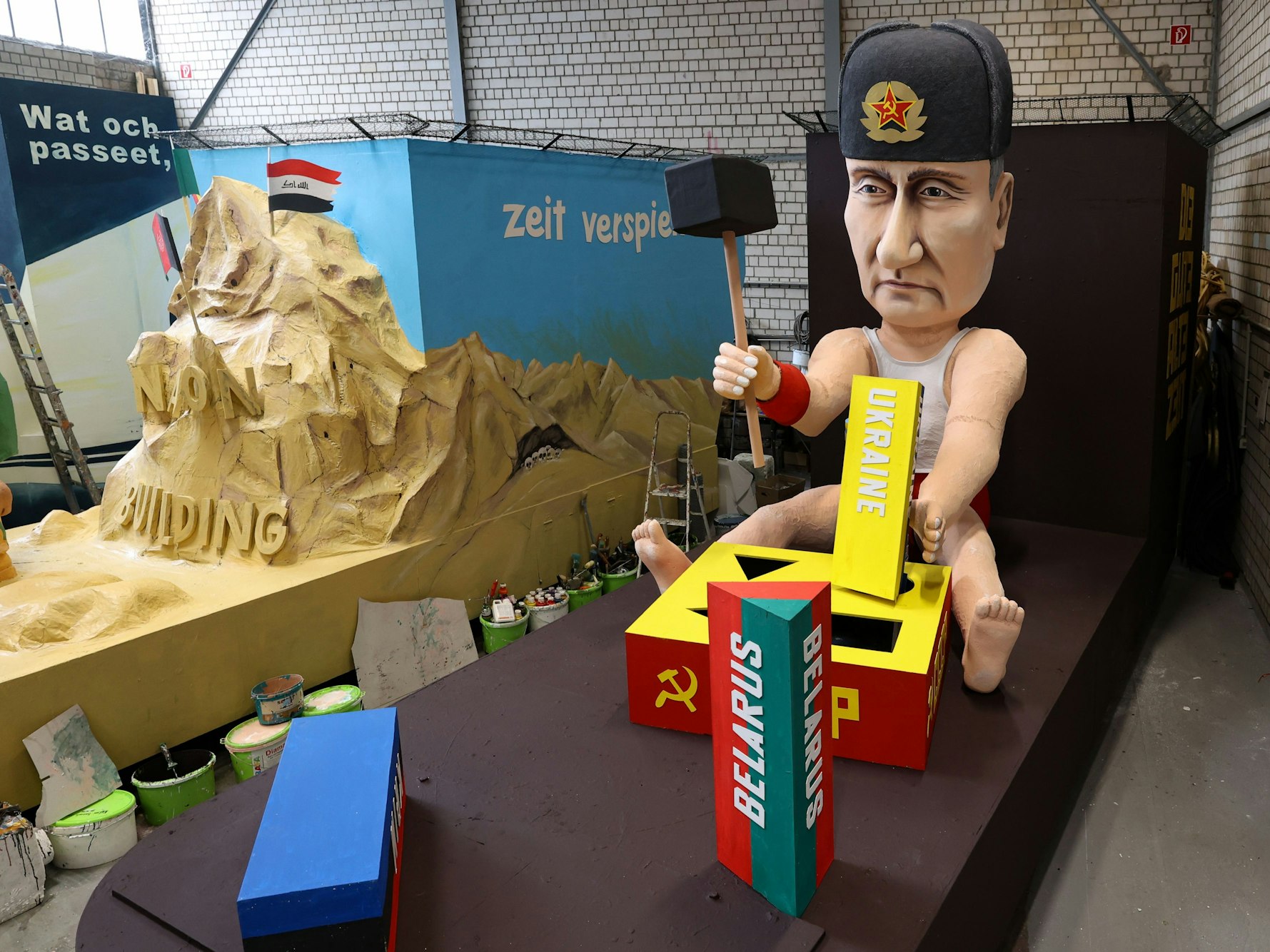 Karikatur von Wladimir Putin auf einem Wagen des Kölner Karnevals.