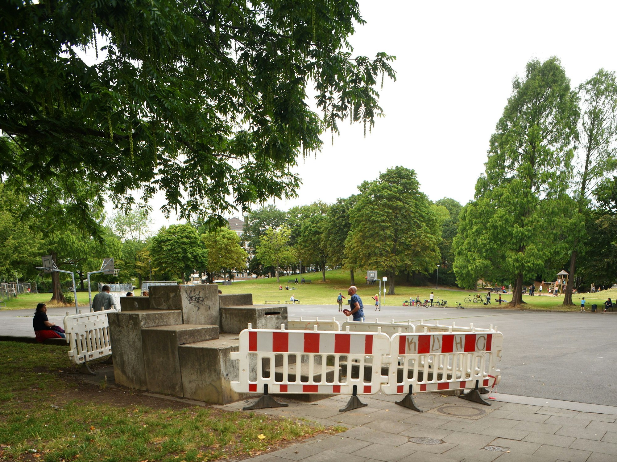 Blick ins Grüne im Klingelpützpark in Köln.