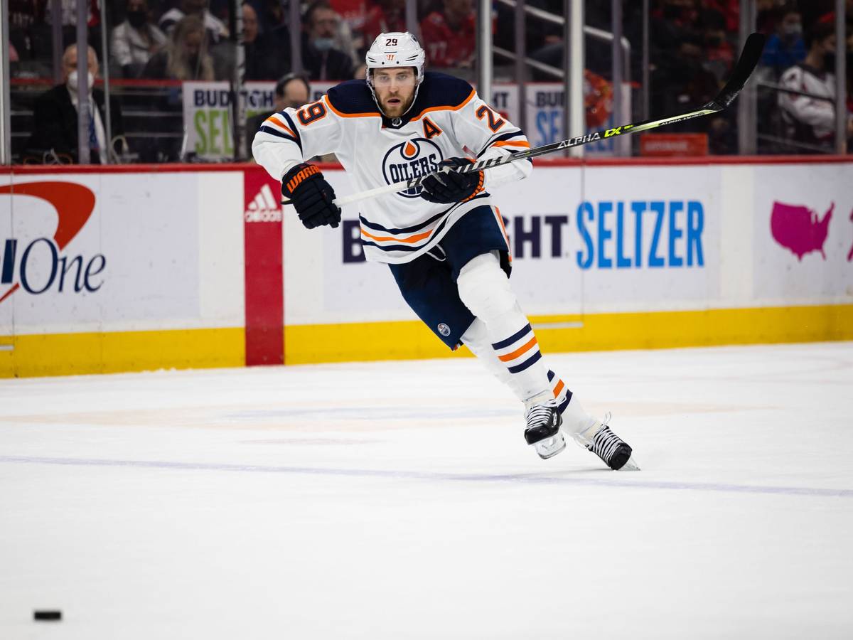 Eishockey-Profi Leon Draisaitl in Aktion.