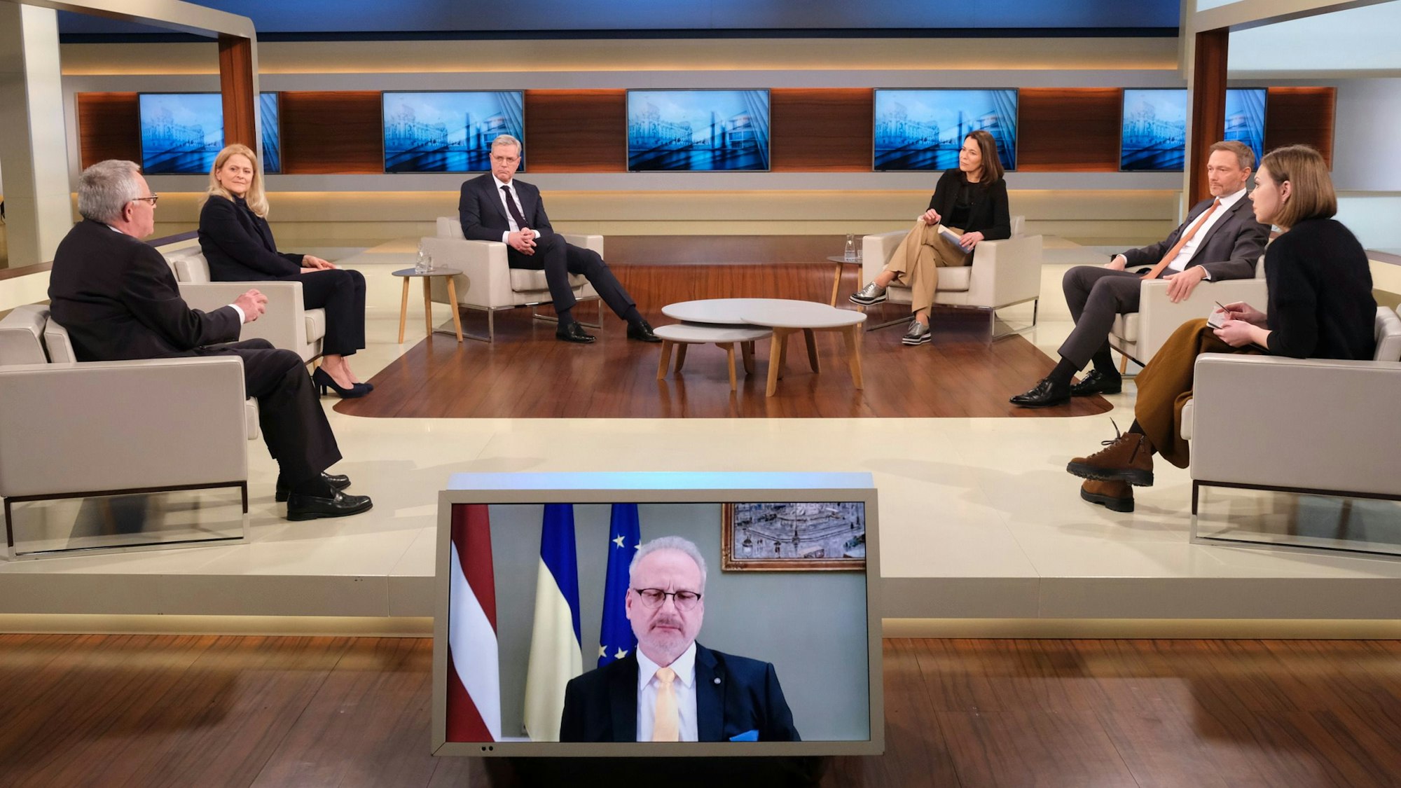 Die Sondersendung „Putin führt Krieg in Europa - wie ist er zu stoppen?“ von Anne Will lief am Sonntag (27. Februar) im ARD.