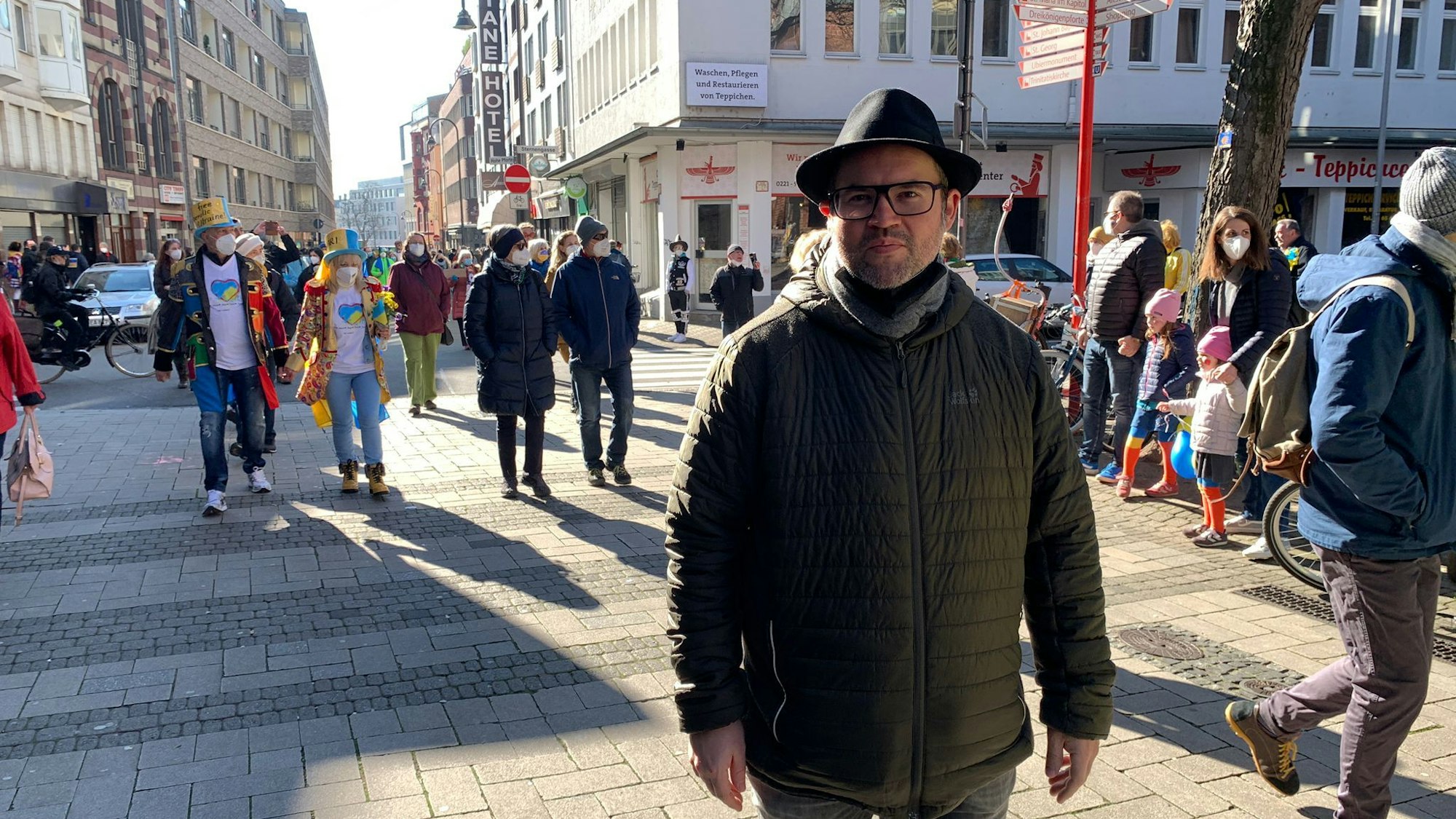 Björn Heuser bei der Friedensdemo in Köln.