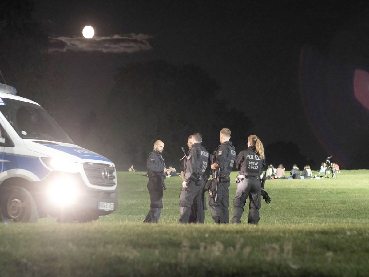 Polizei und Ordnungsamt am Aachener Weiher