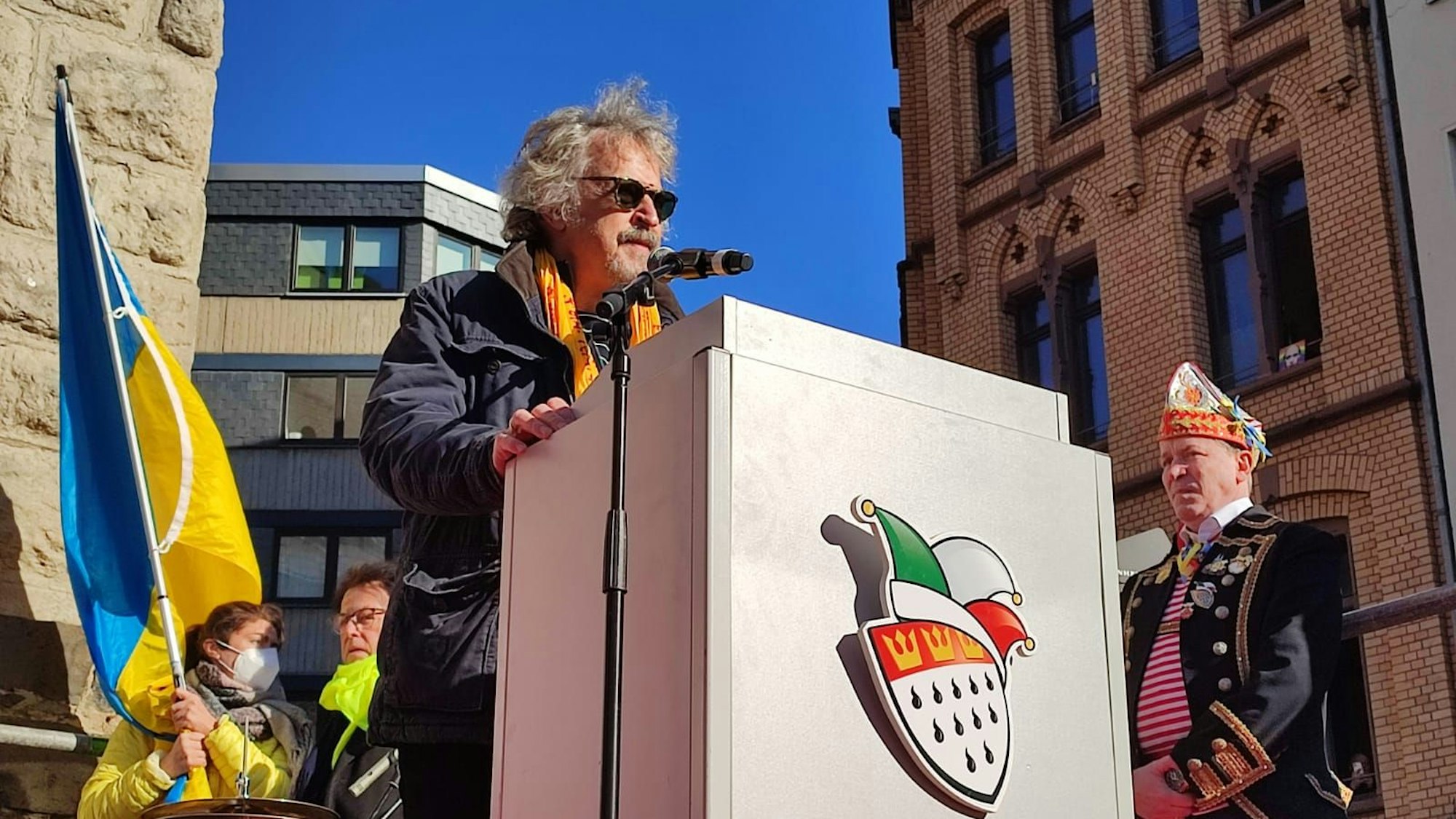 Wolfgang Niedecken bei seiner Rede auf der Friedensdemo in Köln.