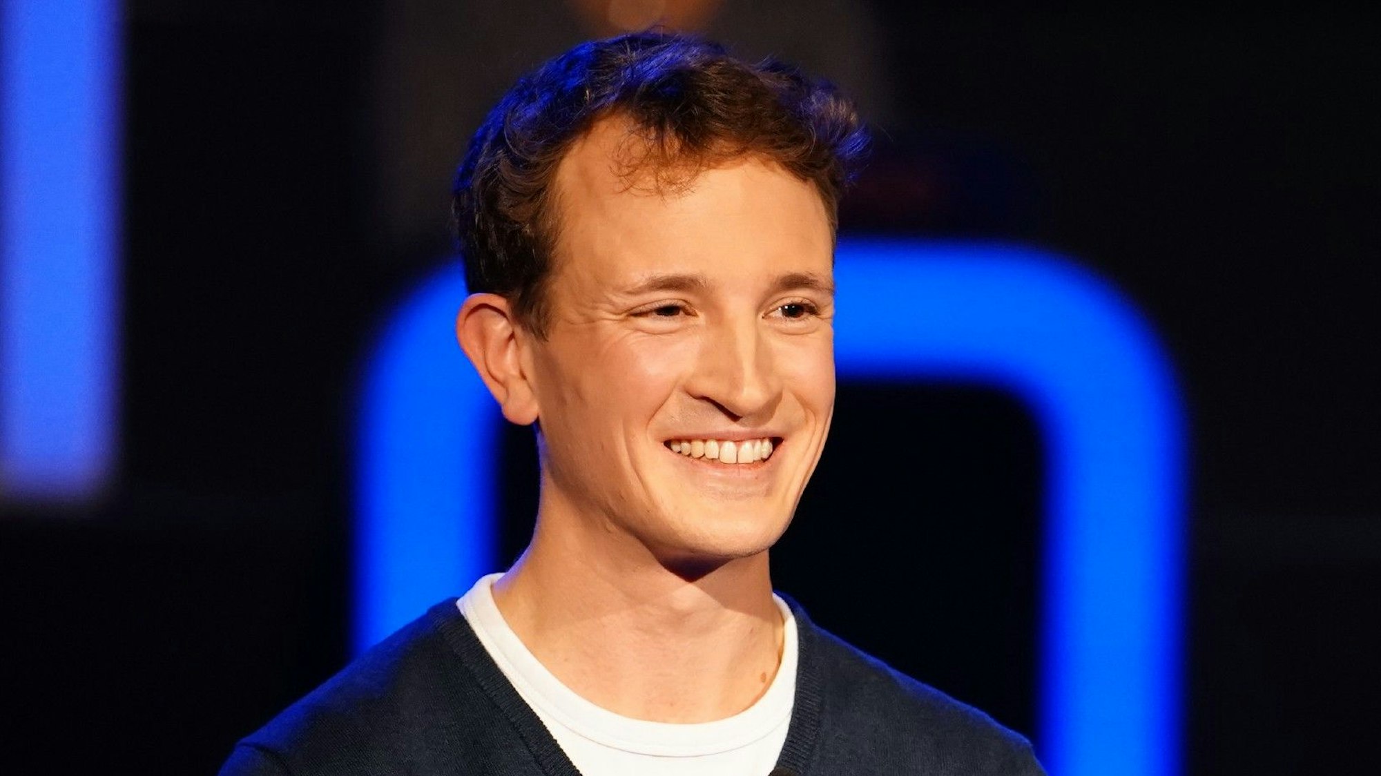 "Wer wird Millionär?" kurios am 28. Februar 2022: Ein Investigativ-Journalist vom "Spiegel" hat eine Bananen-Phobie und scheitert ausgerechnet an der Politik-Frage. Ebenso skurril: Ein Marketing-Leiter, der seine eigene Marke brüskiert.