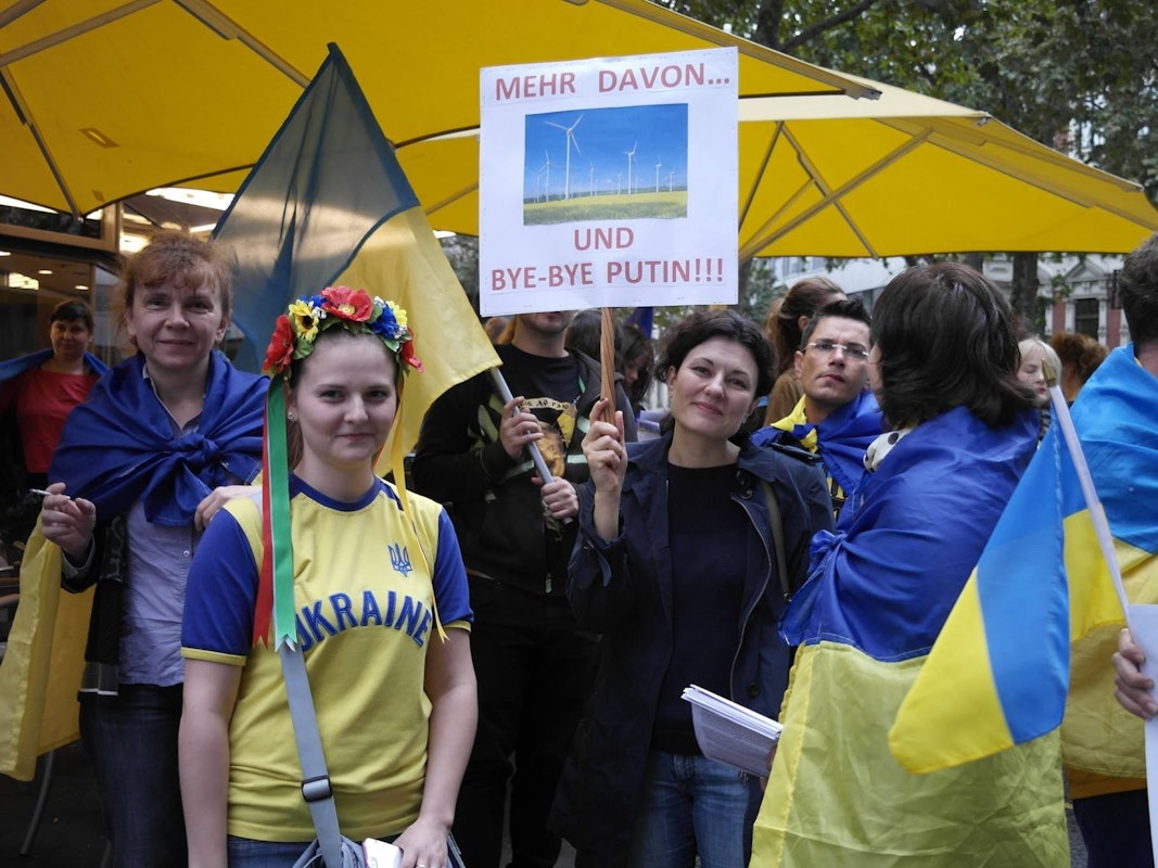 Tatiana Dettmer 2014 bei einer Demo in Köln.