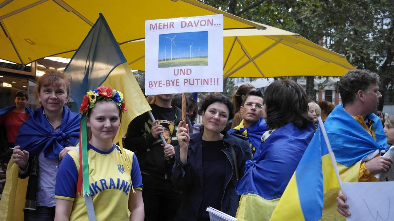 Tatiana Dettmer 2014 bei einer Demo in Köln.