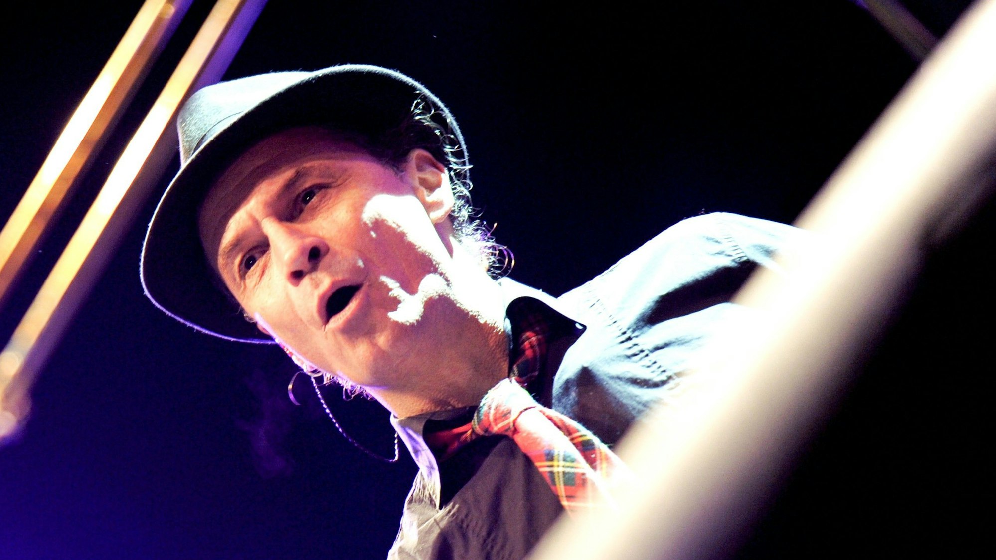 Unter anderem mit dabei auf dem Kölner Heumarkt: Brings – hier ein undatiertes Foto von Sänger Peter Brings.