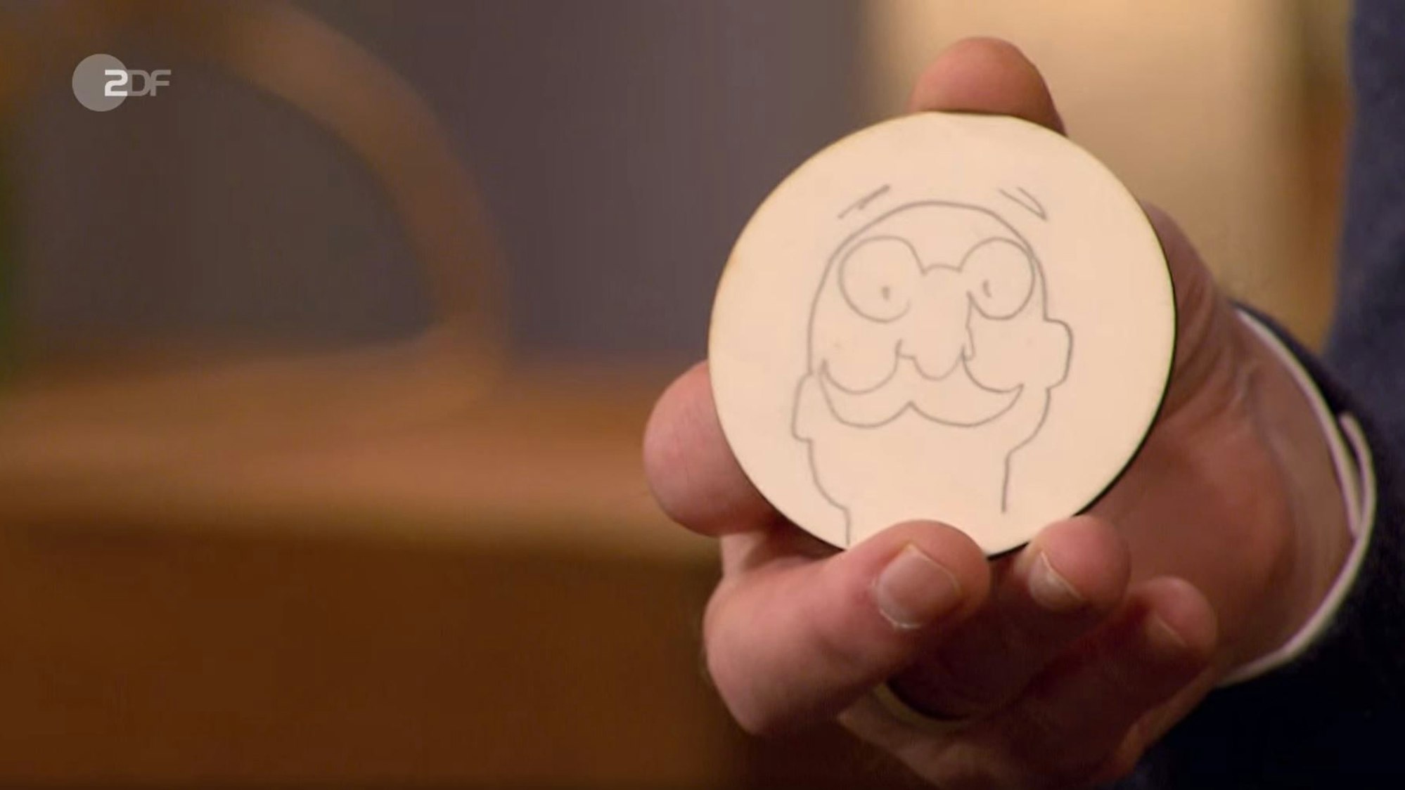 Zu sehen ist Marcel Benders Porträt von „Bares für Rares“-Moderator Horst Lichter.