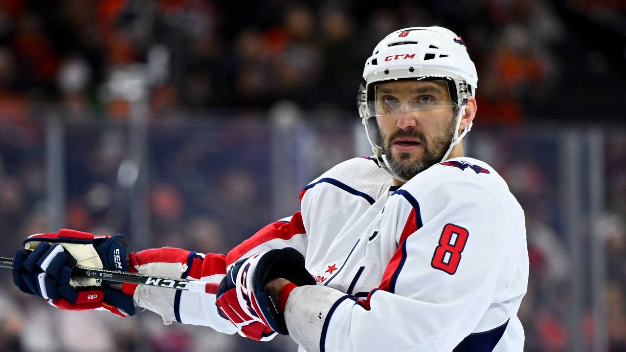 Alexander Owetschkin bei einem Eishockey-Spiel der NHL. Der Russe steht für seine Nähe zu Präsident Wladimir Putin in der Kritik.