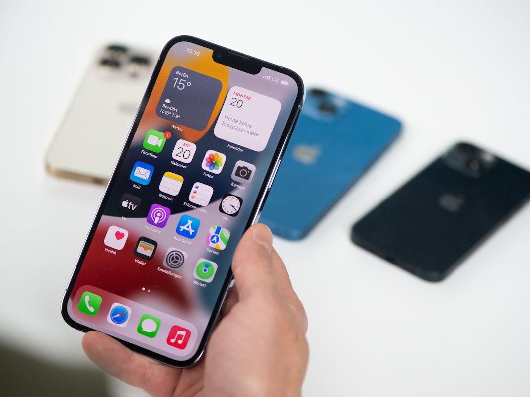 Apple Event am 3. März 2022: Gibt es bald ein billiges iPhone? Unser Foto zeigt ein iPhone 13, aufgenommen im Jahr 2021.