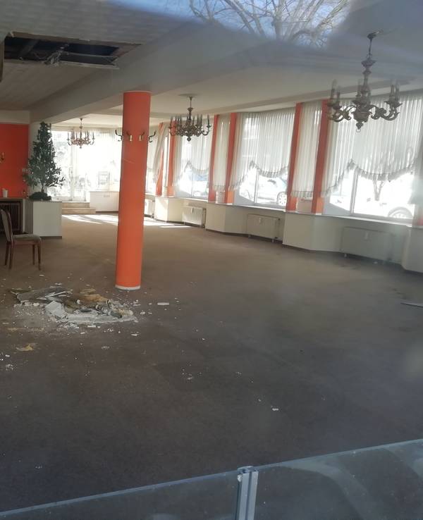 Blick in das Innere des ehemaligen Cafés an der Friedrich-Karl-Straße in Köln-Weidenpesch