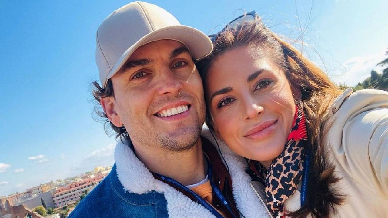 Gemeinsam im Liebes-Urlaub: Fitness-Coach Johann Ackermann und RTL-Moderatorin Jana Azizi verbringen aktuell gemeinsame Tage in Rom. Dieses Selfie veröffentlichte Ackermann am 2. März 2022 auf seinem Instagram-Kanal.
Foto am 03.03.2022 von Anton Kostudis zum Zweck der Berichterstattung von instagram.com/johann_ackermann_ heruntergeladen.