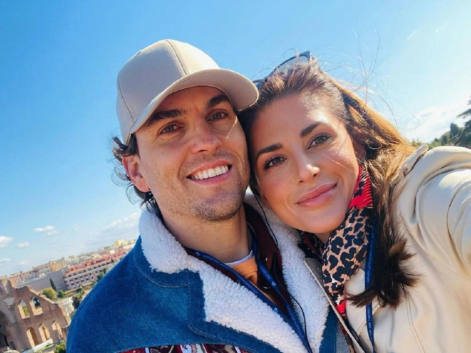 Fitness-Coach Johann Ackermann und RTL-Moderatorin Jana Azizi auf einem Instagram-Selfie in Rom.