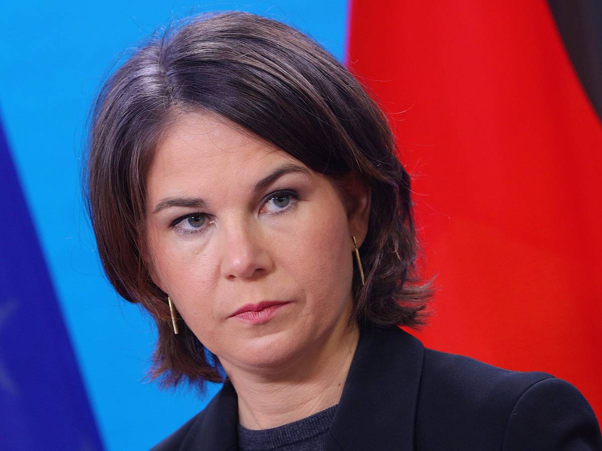 Außenministerin Annalena Baerbock, hier bei einer Pressekonferenz am 28. Februar 2022, trifft sich am Freitag, 4. März 2022, mit ihren Amtskolleginnen und Kollegen zu einem Sondertreffen in Brüssel.